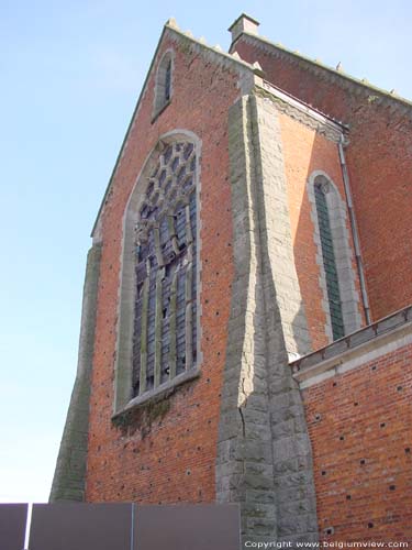 Kerk Sint-Medard ANDERLUES foto 