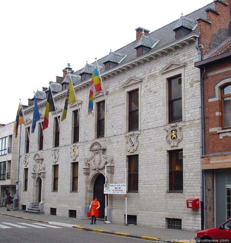 Town hall WILLEBROEK picture e