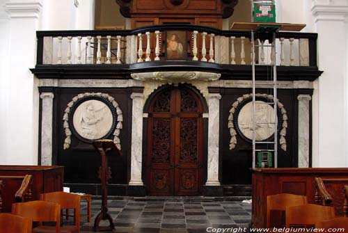 Sint-Oda en Sint-Joriskerk AMAY foto Barok doksaal