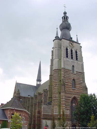 Onze-Lieve-Vrouwekerk AARSCHOT foto Zicht op oostgevel