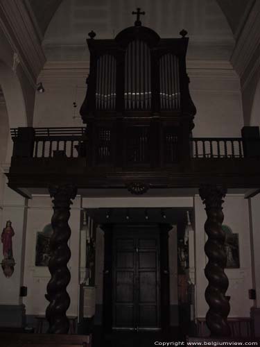 Kerk MONT-SAINT-GUIBERT foto Orgel boven inkom