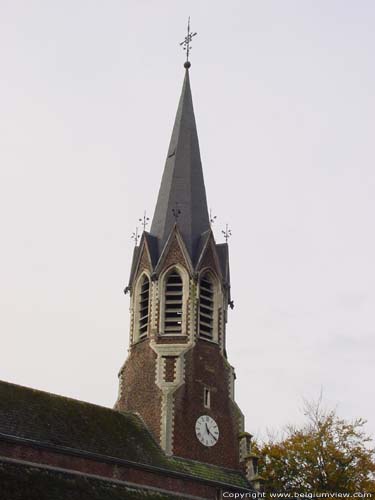 Kerk (te Beauchevin) GREZ-DOICEAU / GRAVEN foto Torenspits