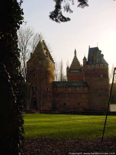 Slot van Beersel - Het Berenkasteel BEERSEL foto Overzicht