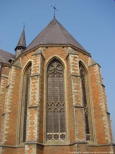 Sint-Genovevakerk (Zepperen) SINT-TRUIDEN foto Achterkant van het koor met lancetvensters.