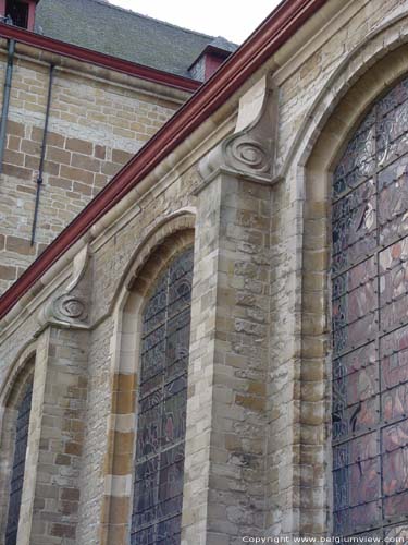 Sint-Laurentiuskerk LOKEREN foto Detail zijgevel koor