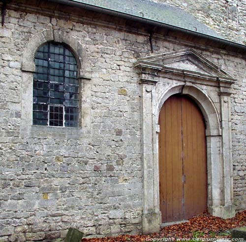 Saint-Barthélemy parochiekerk van Zétrud-Lumay JODOIGNE / GELDENAKEN foto Detail poort en raam