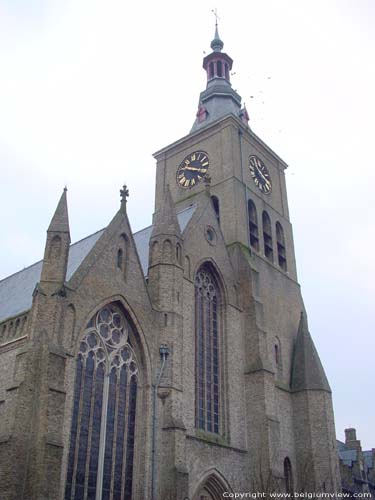Sint-Niklaaskerk DIKSMUIDE foto Voorgevel