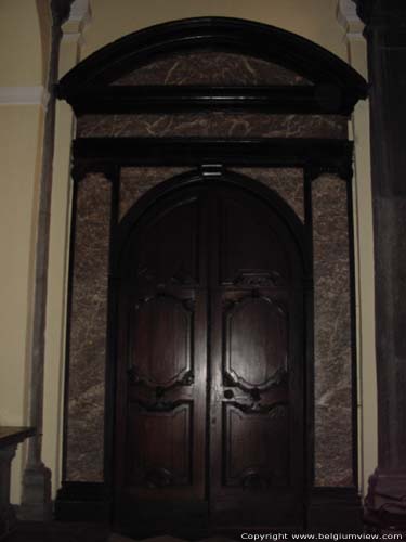 Sint-Denis kerk LIEGE 1 / LUIK foto Detail deur zijgevel