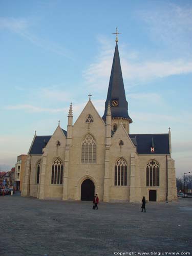 Sint-Martinuskerk BEVEREN foto Overzicht westgevel