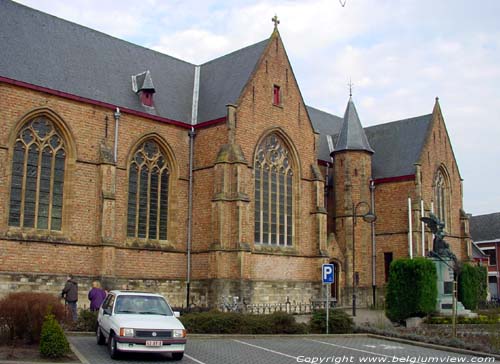 Sint-Martinuskerk BERLARE foto Zijgevel zuid