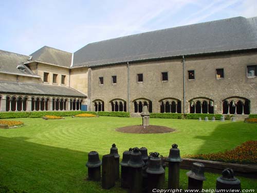 Klooster van Sint-Getrudiskerk NIVELLES / NIJVEL foto  