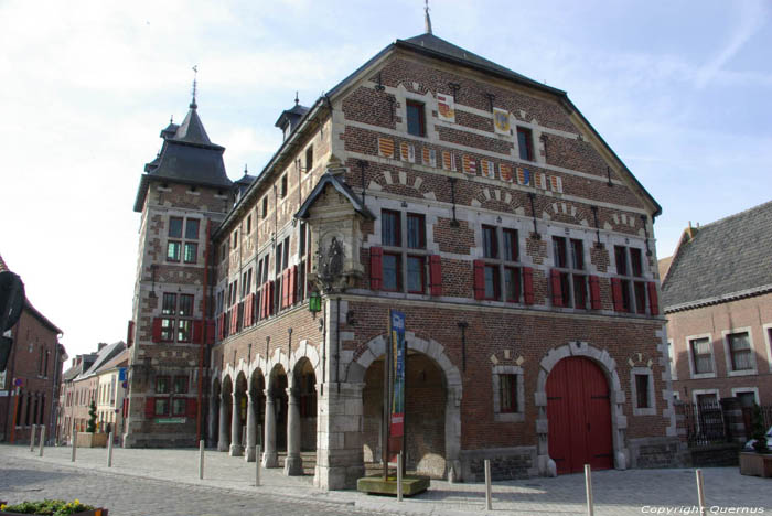 Stadhuis ('s Grevenhuis) BORGLOON foto 