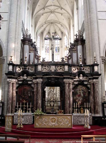 Sint-Jacobskerk ANTWERPEN 1 (centrum) / ANTWERPEN foto Het marmeren barokke koordoksaal dateert uit 1670 is van de hand van S. de Neve. 