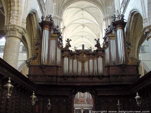 Sint-Jacobskerk ANTWERPEN 1 (centrum) / ANTWERPEN foto Boven het koordoksaal vindt je een tweede orgel aan de binnenzijde van het koor.