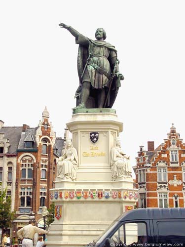 Statue of Jacob van Artevelde GHENT picture 