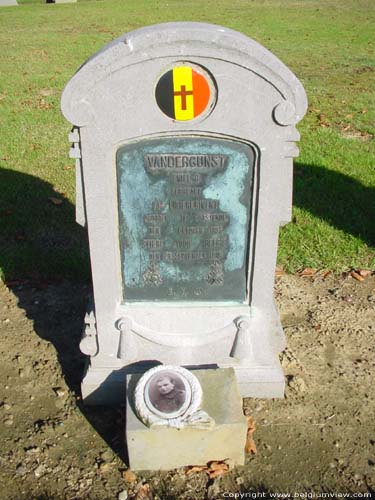 Belgian military graveyard HOUTHULST picture 