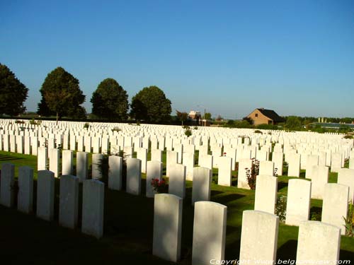 British Military graveyard LANGEMARK-POELKAPELLE / LANGEMARK - POELKAPELLE picture 