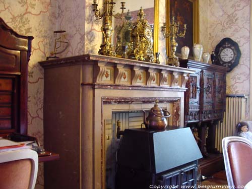 Eerste eigen Woonhuis Dierkens GENT foto Uit Frankrijk geïmporteerde marmeren schoorsteenmantel in Empire stijl van rond 1800.