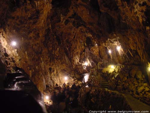 Grotte la Merveilleuse - De schitterende grot DINANT foto 