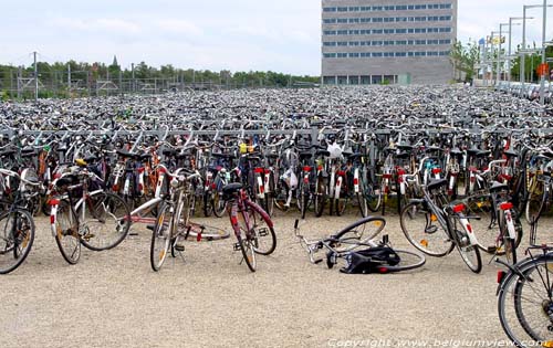 Gare de bicyclettes LEUVEN / LOUVAIN photo 