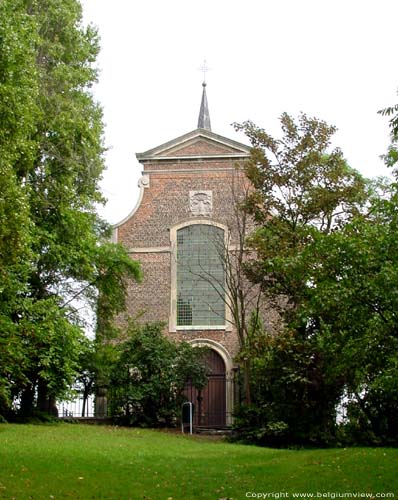 Campo Santo - Sint-Amanduskapel SINT-AMANDSBERG / GENT foto De Sint-Amandusheuvel met de laat-barokke Sint-Amanduskapel (1720 - bouwheer de Gentse bisschop Filip van der Noot) 