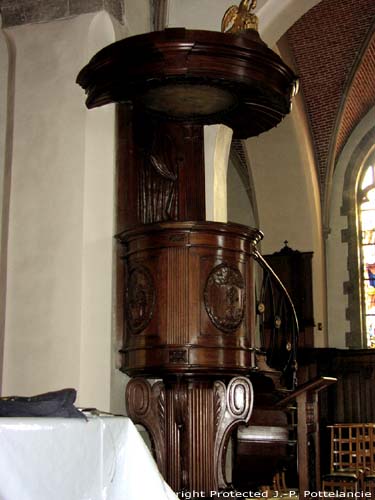 Sint-Antoniuskerk (te Borsbeke) BORSBEKE / HERZELE foto Classicistische preekstoel
