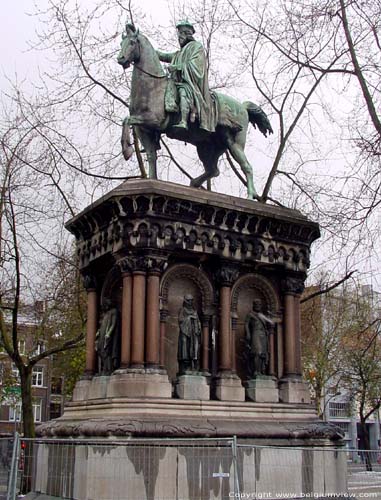 Horseman's statue of Emperor Charles LIEGE 1 / LIEGE picture 