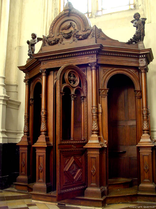 Sint-Katelijnekerk BRUSSEL-STAD / BRUSSEL foto De biechtstoelen, altaren en het koorgestoelte zijn door de gebroeders Goyers gemaakt in neorenaissancestijl.