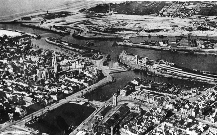 Ancienne vue de l'air sur Ostende OOSTENDE / OSTENDE photo 
