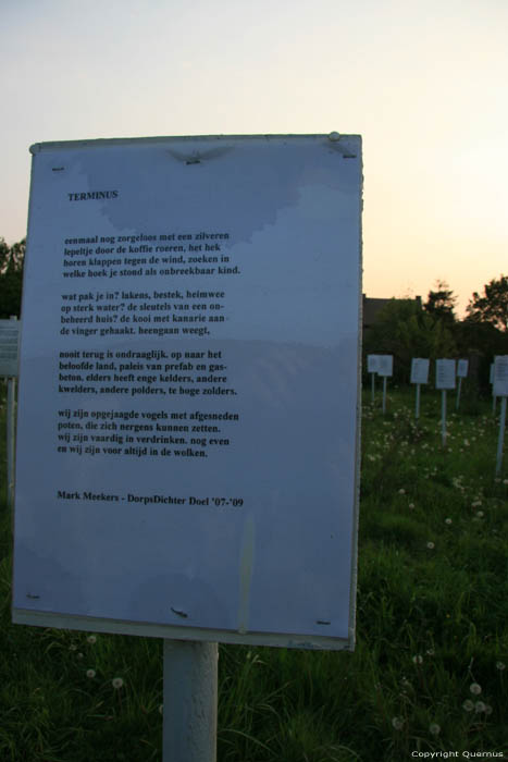 Field full of Poems (in Doel) KIELDRECHT / BEVEREN picture Mark Meekers