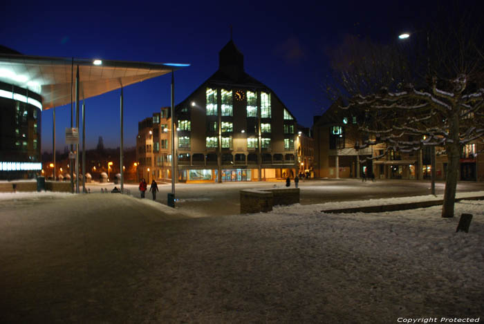 Town Square at 6 o'clock on a winter evening LOUVAIN-LA-NEUVE / OTTIGNIES-LOUVAIN-LA-NEUVE picture 