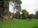 Kasteel en donjon van Walhain (te Walhain-Saint-Paul) WALHAIN foto: Duidelijk zichtbare resten van de slotgracht
