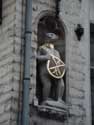 Poortersloge BRUGGE foto: Brug Beertje met wapenschild van de ridderlijke steekspelvereniging 'De Witte Beer'