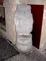 Kasteel van de Prinsen CHIMAY foto: Oude grafsteen
