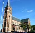 Sint-Amanduskerk (te Eke) NAZARETH foto: De toren werd in op 1 november 1918 opgeblazen door de Duitsers.
